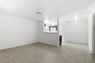 3683 Lucido Dr in Las Vegas, NV - Building Photo - Building Photo