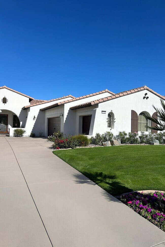 81300 Golf View Dr in La Quinta, CA - Building Photo - Building Photo