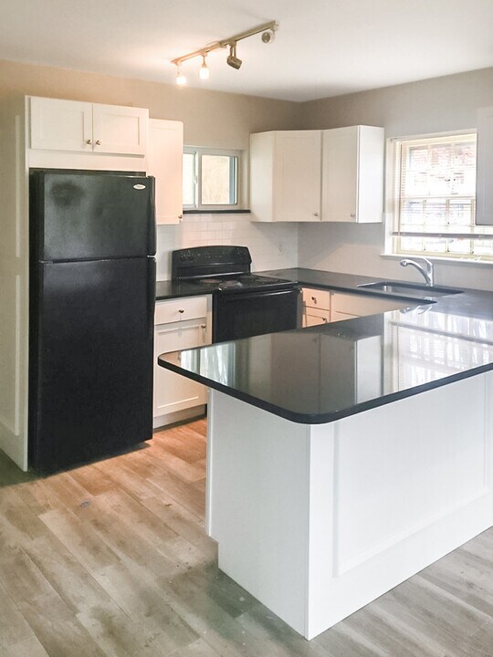 1050 Trinity Ln in Conshohocken, PA - Building Photo