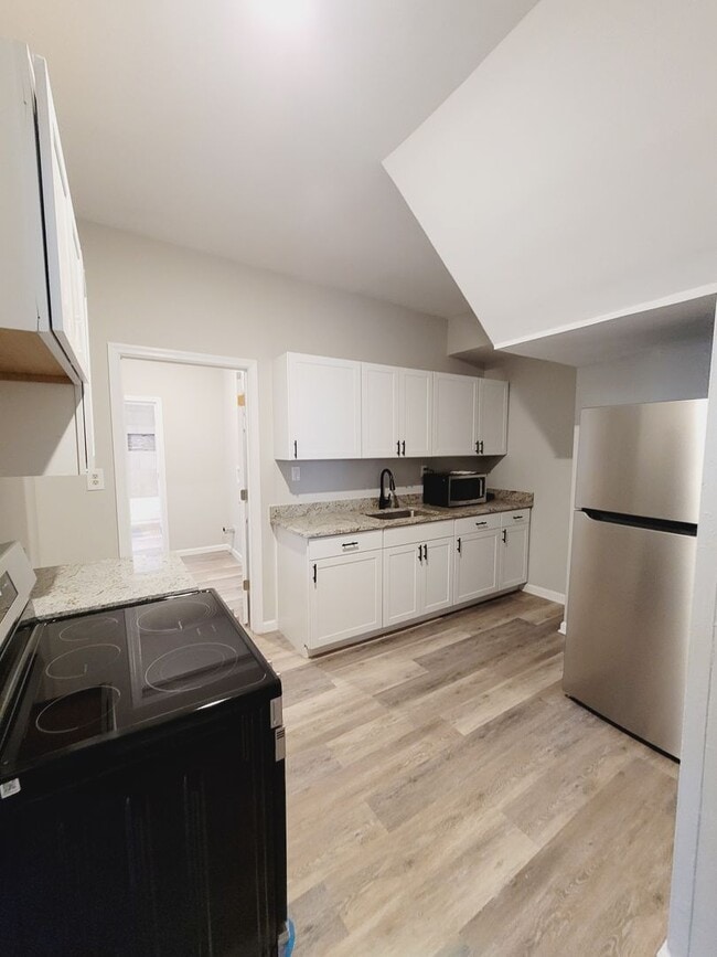 1114 Bedford Ave in Lynchburg, VA - Foto de edificio - Building Photo