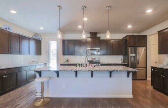 3932 SE 69th Ave in Hillsboro, OR - Building Photo - Building Photo