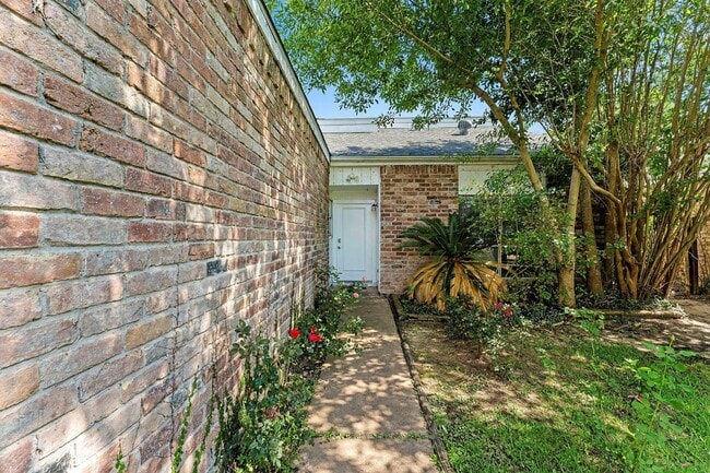 property at 13307 Robinglen Dr
