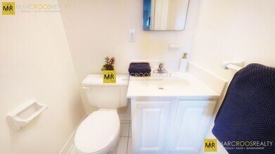 235 Freeman St, Unit 917 in Brookline, MA - Building Photo - Building Photo