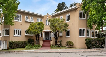 3000 Claremont Ave in Berkeley, CA - Building Photo - Primary Photo