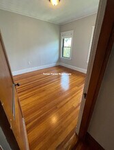 86 Quincy St, Unit 2 in Medford, MA - Foto de edificio - Building Photo