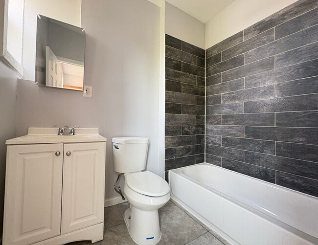 224 3rd St, Unit 6 in Elizabeth, NJ - Foto de edificio - Building Photo