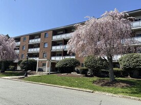 179 Presidents Ln, Unit 4M in Quincy, MA - Building Photo