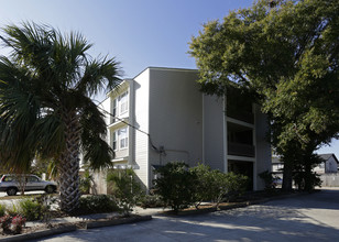 Napoleon Pointe in Metairie, LA - Building Photo - Building Photo