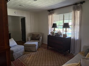 105 S Weatherred Dr in Richardson, TX - Building Photo - Building Photo