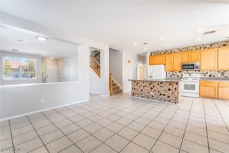 9993 Lemon Valley Ave in Las Vegas, NV - Building Photo - Building Photo