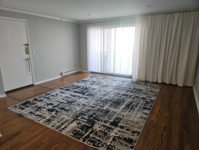 5113 N East River Rd in Chicago, IL - Building Photo - Building Photo
