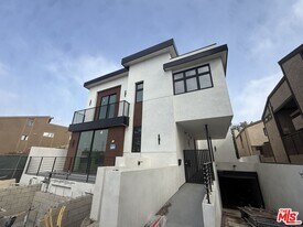 3846 Bentley Ave in Culver City, CA - Building Photo