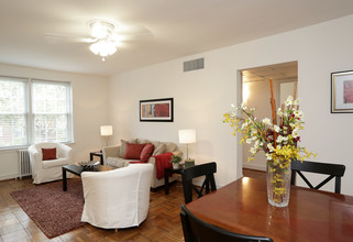 Lyon Village in Arlington, VA - Building Photo - Interior Photo