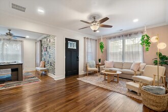 3126 Cowden Ave in Memphis, TN - Foto de edificio - Building Photo