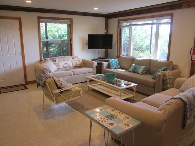 18 Waterman Rd in Gloucester, MA - Building Photo - Building Photo