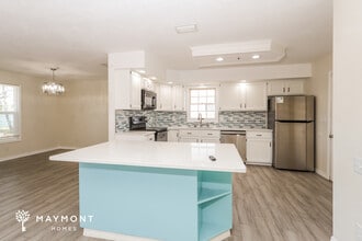 11071 Auburndale St in Spring Hill, FL - Building Photo - Building Photo