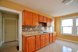 42 Corona St, Unit 2 in Boston, MA - Building Photo - Building Photo