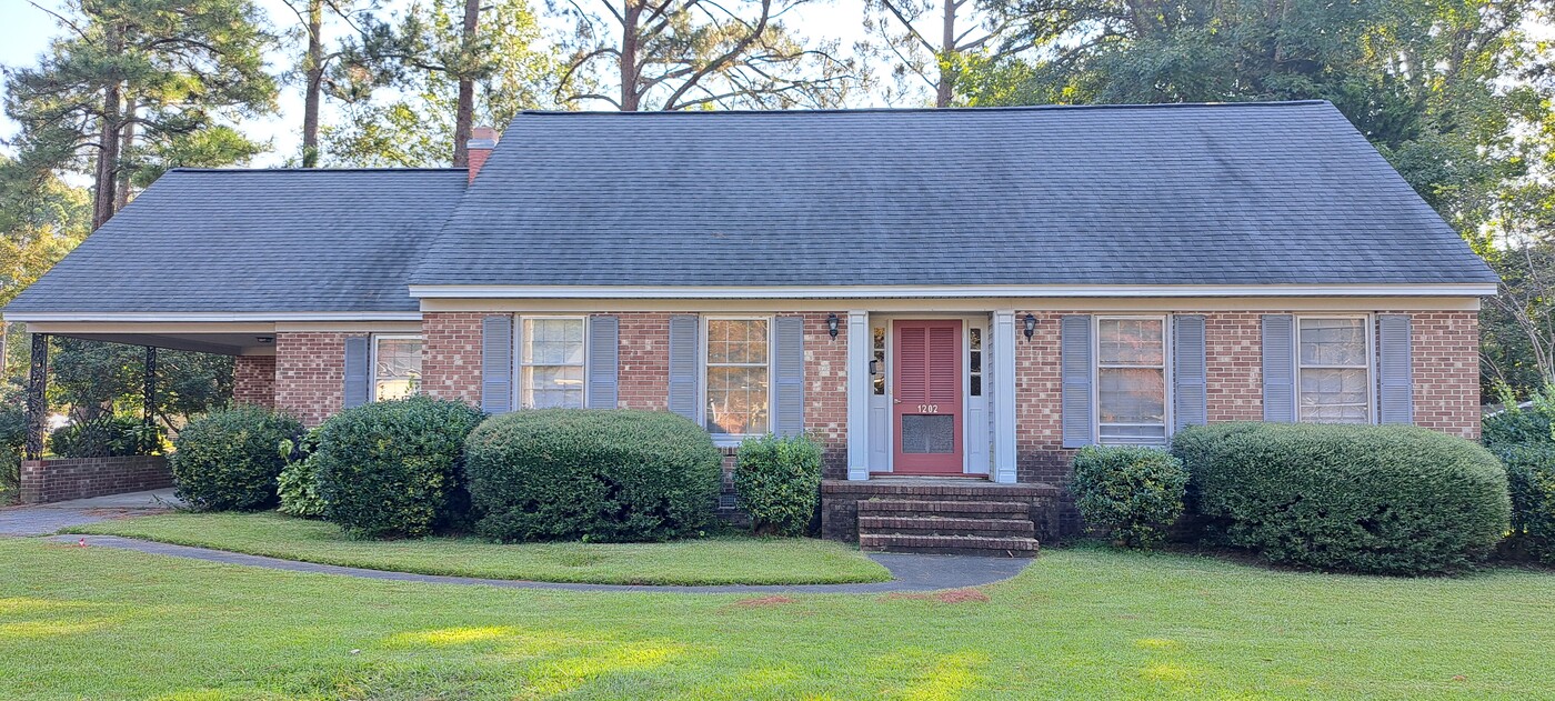 1202 S Best St in Goldsboro, NC - Building Photo