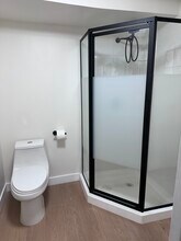 1734 Prospect Ave, Unit B2 in Hermosa Beach, CA - Foto de edificio - Building Photo