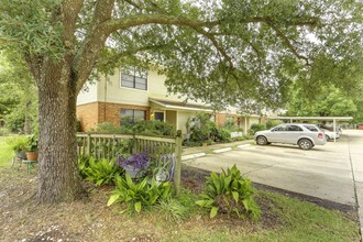 Dove Creek in Baton Rouge, LA - Building Photo - Building Photo