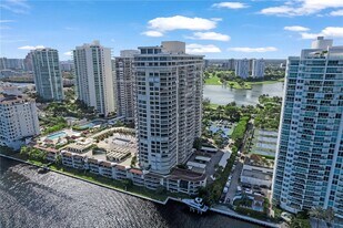 20191 E Country Club Dr in Aventura, FL - Building Photo