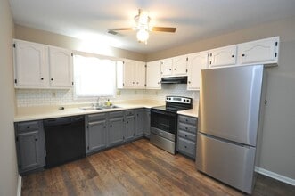 3320 River Oaks Blvd in Paducah, KY - Building Photo - Building Photo