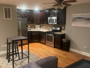 3313 S Calumet Ave in Chicago, IL - Building Photo - Building Photo