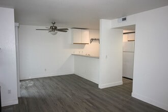 481 Mission Blvd in Santa Rosa, CA - Building Photo - Building Photo