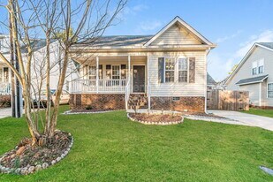 112 Burt St in Holly Springs, NC - Building Photo