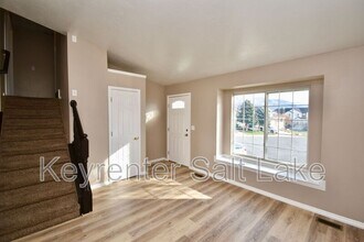 3061 N 1300 E in Layton, UT - Building Photo - Building Photo