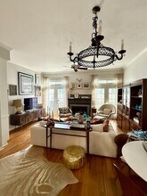 4424 Holland Ave, Unit 305 in Dallas, TX - Foto de edificio - Building Photo