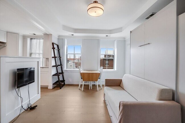 property at 1451 Park Rd NW