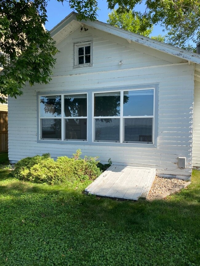 218 S Lake Dr in Watertown, SD - Building Photo - Building Photo