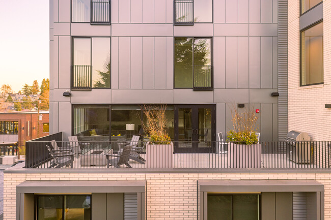 Rose City Flats: New Apartments near the Iconic Hollywood District in Portland, OR - Building Photo - Building Photo