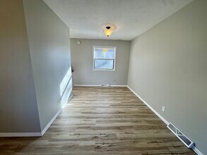 2207 18th St in Bettendorf, IA - Foto de edificio - Building Photo