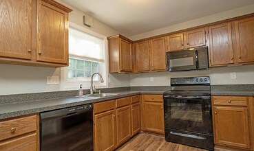 2165 St Clair Ct in Harrisburg, PA - Building Photo - Building Photo