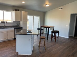 532 Scenic Loop in Culver, OR - Building Photo - Building Photo