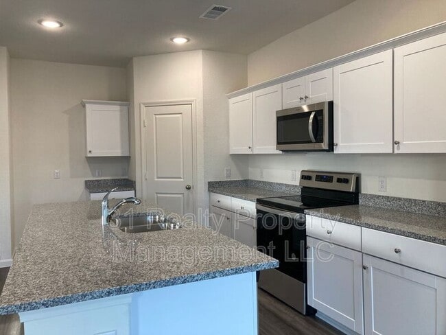 2640 Salado Creek Ln in Glenn Heights, TX - Building Photo - Building Photo