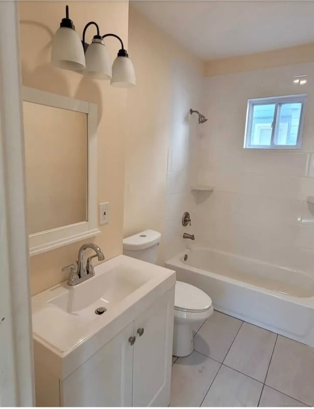 50 1/2 Annawan St in Hartford, CT - Building Photo - Building Photo