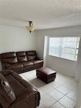 9425 NW 42nd St in Sunrise, FL - Building Photo - Building Photo