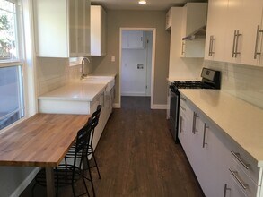 15154 Enadia Way in Los Angeles, CA - Building Photo - Building Photo