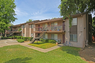 Sheraton Apartments in Sacramento, CA - Foto de edificio - Building Photo