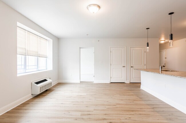 120 Halsted Street in East Orange, NJ - Building Photo - Interior Photo