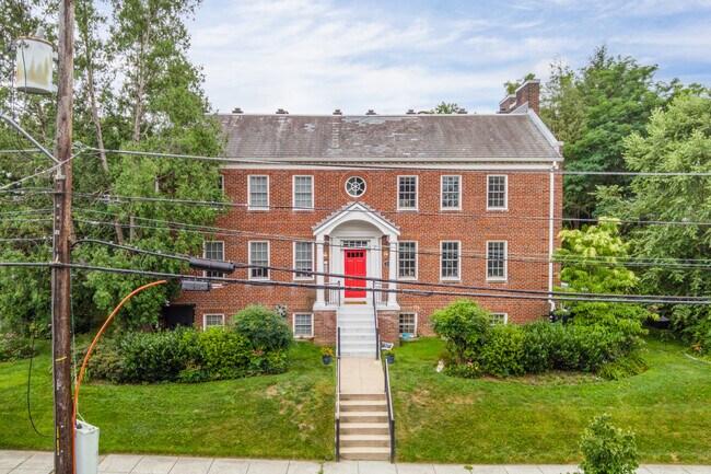 4700 Upton St NW in Washington, DC - Building Photo - Building Photo