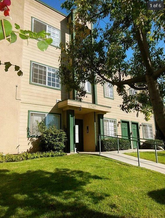 Sunflower Norton Apartments in Los Angeles, CA - Foto de edificio - Building Photo