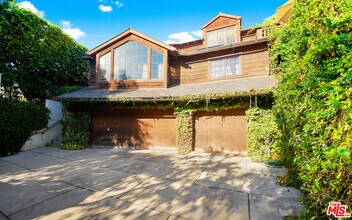 130 S Layton Dr in Los Angeles, CA - Building Photo - Building Photo