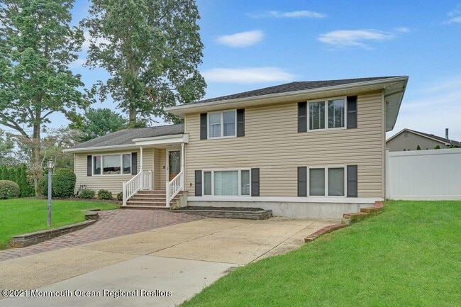 property at 27 Stevens Ave