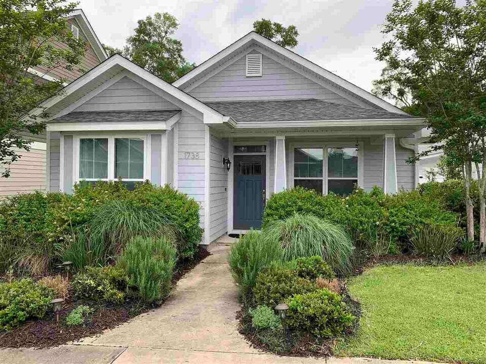 1738 Brush Hill Rd in Tallahassee, FL - Foto de edificio