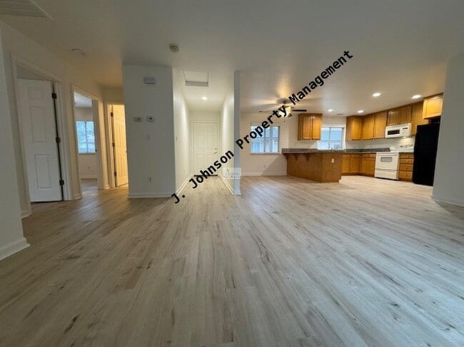 516 Sequoia Ave in Manteca, CA - Building Photo - Building Photo