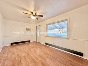 702 E Morehouse Ave in Hazel Park, MI - Building Photo - Building Photo